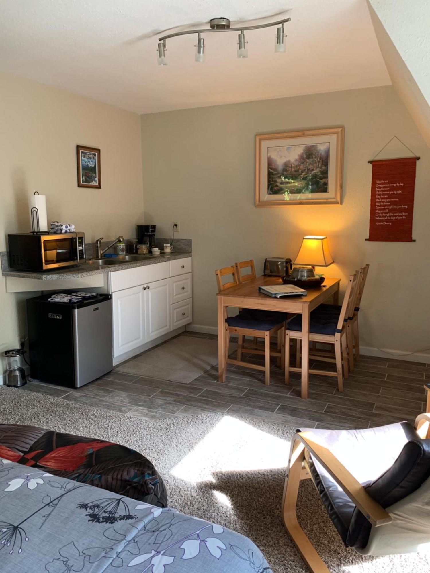 Mountain Meadows Inn & Chalet Suites Ashford Quarto foto